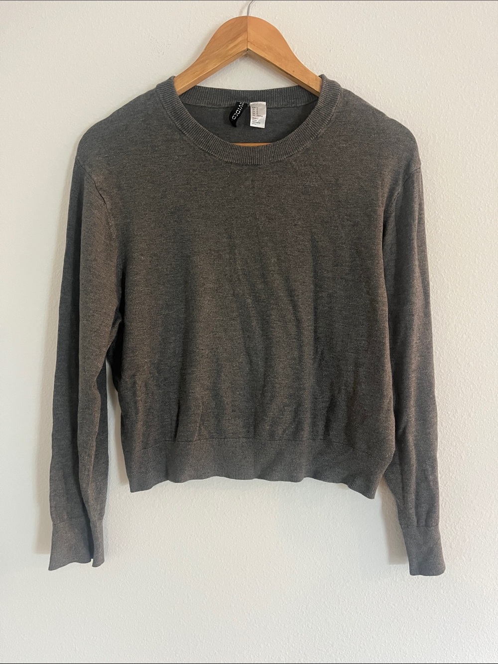 H&M Gray Crewneck Sweater